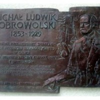 Odsłonięcie tablicy poświęconej Ludwikowi Michałowi Dobrowolskiemu